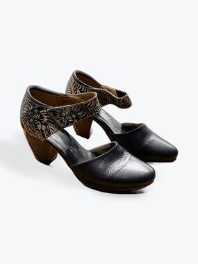 Leather Floral-Detail Black Mary Jane Heels
